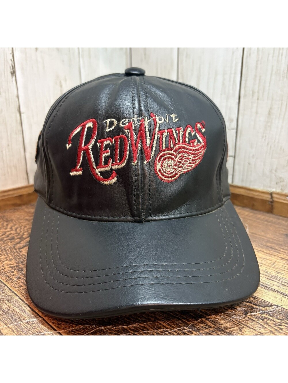 Vintage 90’s Detroit Red Wings Leather Script Hat Black Cap Strapback Adjustable